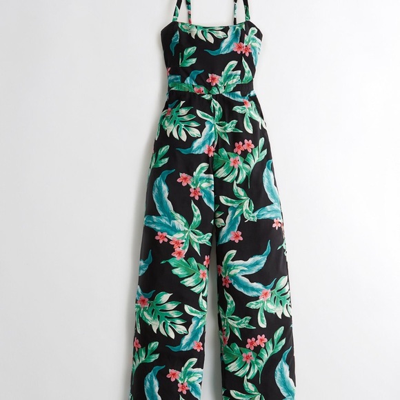 hollister floral jumpsuit